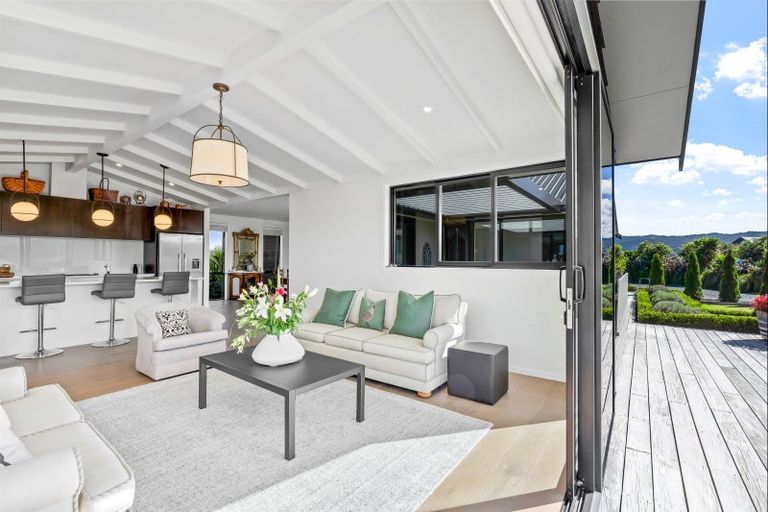 Photo of property in 16 Tamahunga Drive, Matakana, Warkworth, 0985