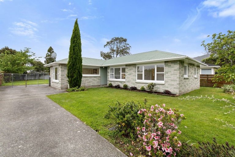 Photo of property in 25 Rimu Street, Waikanae, 5036