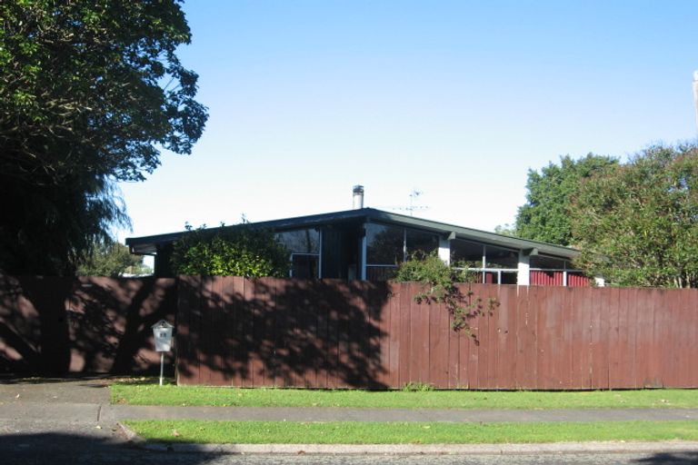 Photo of property in 11 Sunlands Drive, Manurewa, Auckland, 2102