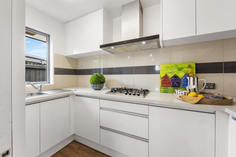 Photo of property in 16 Warhorse Gate, Halswell, Christchurch, 8025