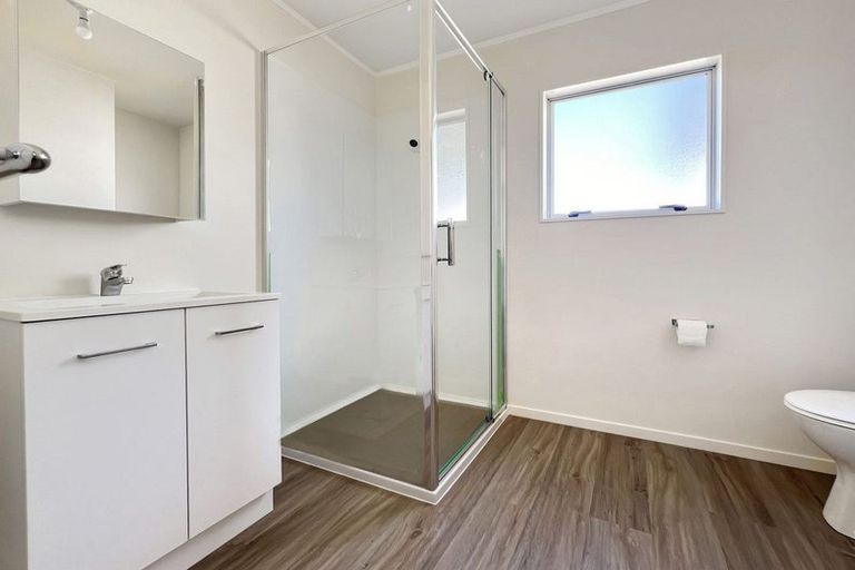 Photo of property in 25 West Harbour Drive, West Harbour, Auckland, 0618
