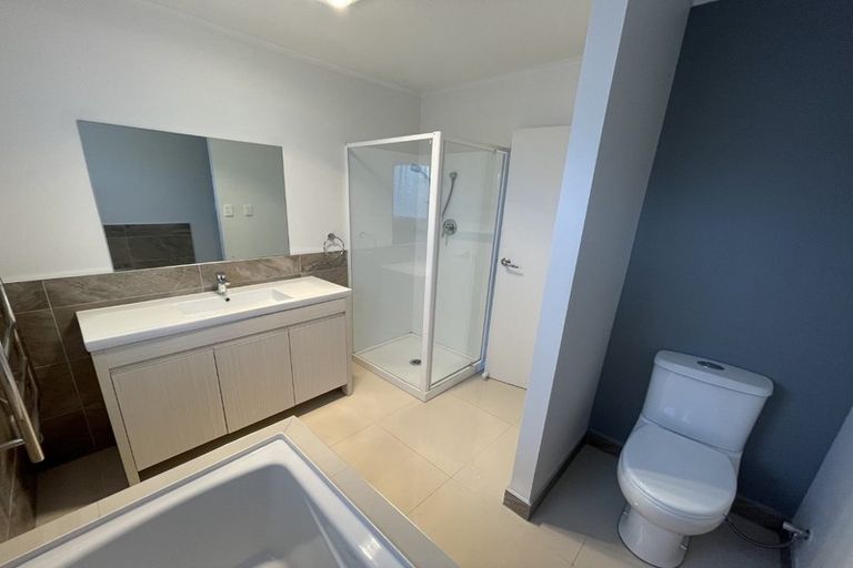 Photo of property in 73 Triangle Road, Massey, Auckland, 0614