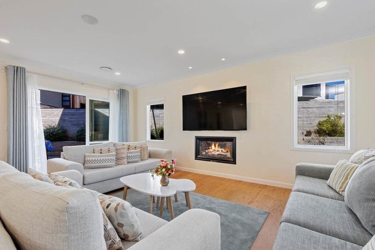 Photo of property in 36 Headland Drive, Long Bay, Auckland, 0630