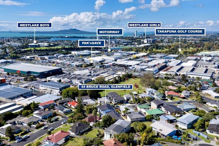 Photo of property in 44c Bruce Road, Glenfield, Auckland, 0629