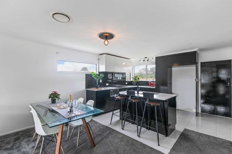 Photo of property in 6 Keryn Place, Opaheke, Papakura, 2113