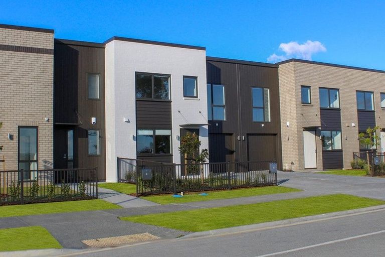 Photo of property in 7 Pepene Avenue, Takanini, 2112