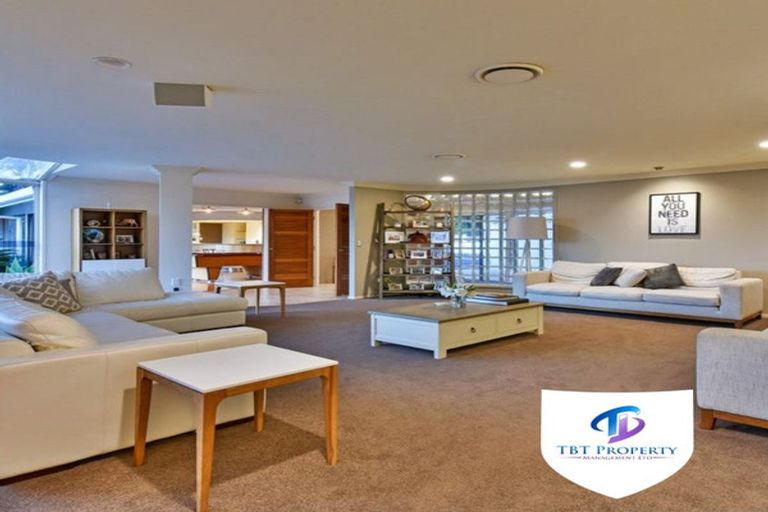 Photo of property in 65 Harry Dreadon Road, Opaheke, Papakura, 2584