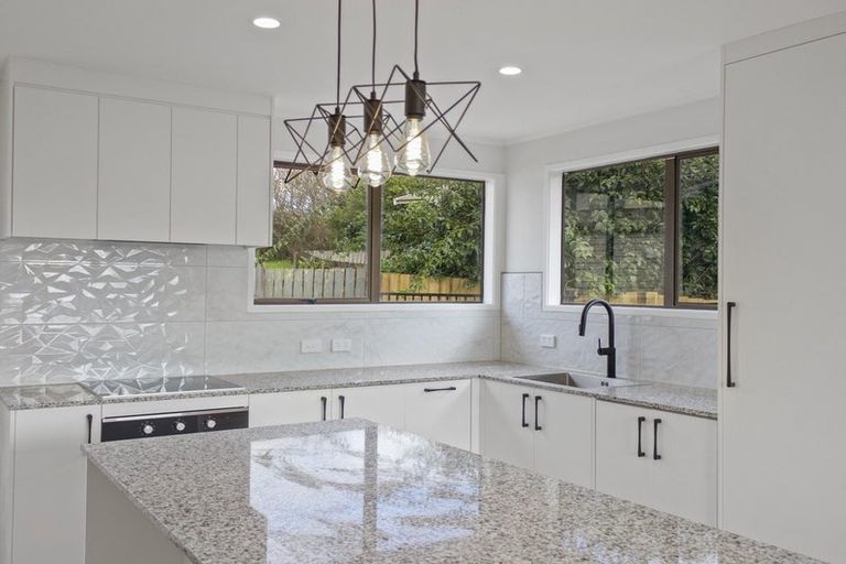 Photo of property in 30 Mcquarrie Avenue, Wattle Downs, Auckland, 2103