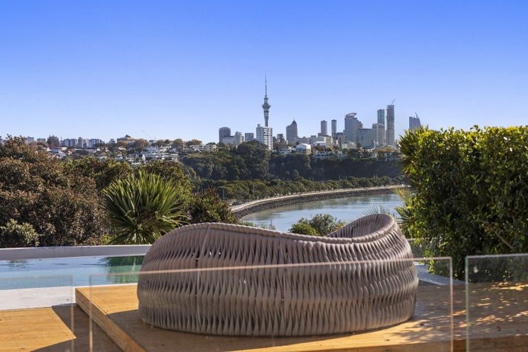 Photo of property in 92 Paritai Drive, Orakei, Auckland, 1071