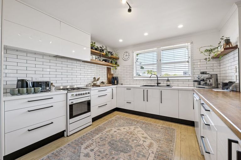 Photo of property in 57 Longfellow Road, Opunake, 4616