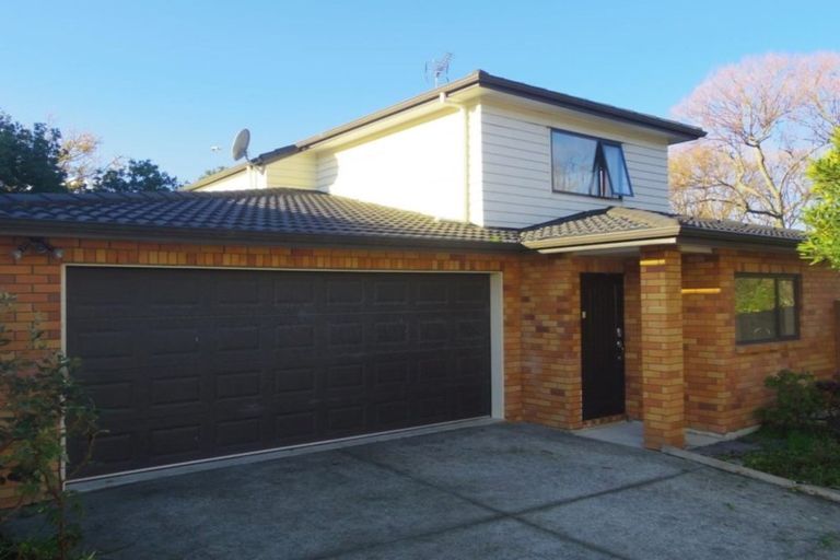 Photo of property in 42 Springvale Drive, Fairview Heights, Auckland, 0632