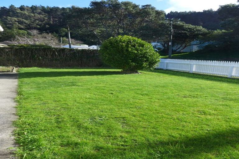 Photo of property in 13b Franklyn Road, Tawa, Wellington, 5028