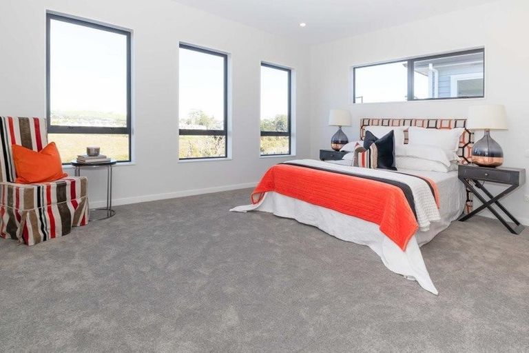 Photo of property in 27 Davey Crescent, Orewa, 0931