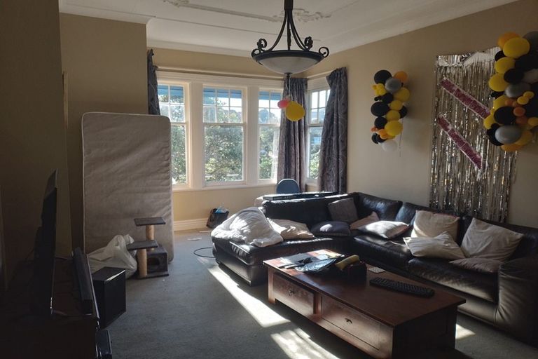 Photo of property in 25 Sutherland Crescent, Melrose, Wellington, 6023