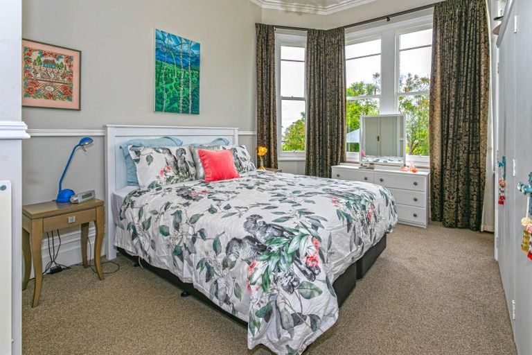 Photo of property in Cotswold Cottage B & B, 46 Maramarahi Road, Thames, 3578