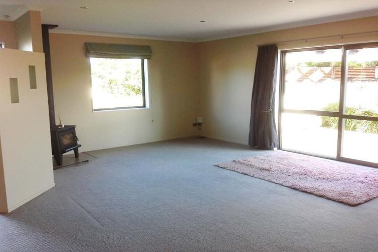 Photo of property in 3 Manuka Place, Whalers Gate, New Plymouth, 4310