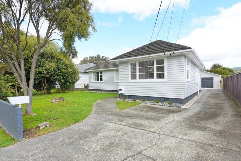 Photo of property in 43 Routley Crescent, Elderslea, Upper Hutt, 5018