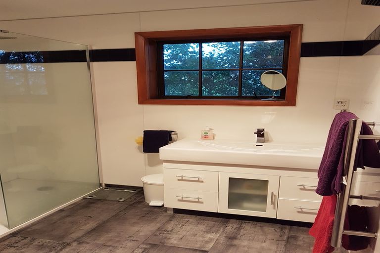 Photo of property in 12 Oxford Street, Waimate, 7924