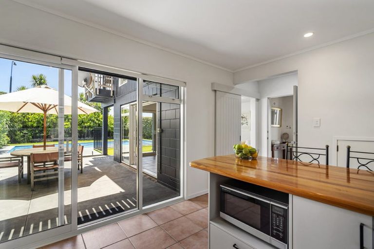 Photo of property in 22 Summit Drive, Torbay, Auckland, 0630