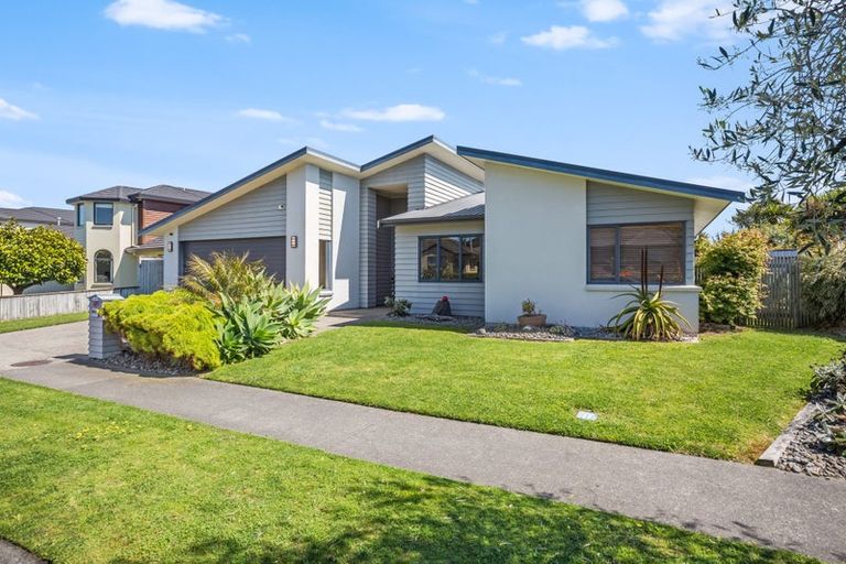Photo of property in 101 Regent Drive, Paraparaumu Beach, Paraparaumu, 5032