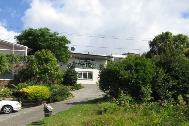 Photo of property in 2/27 Parr Terrace, Castor Bay, Auckland, 0620