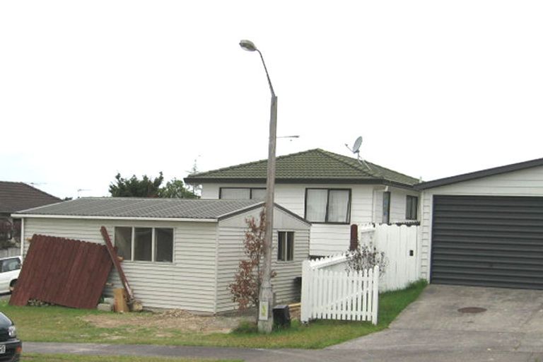 Photo of property in 39 Hassan Drive, Massey, Auckland, 0614