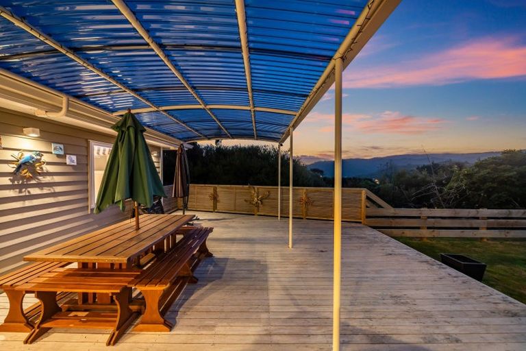 Photo of property in 29 Mt Marua Drive, Timberlea, Upper Hutt, 5018