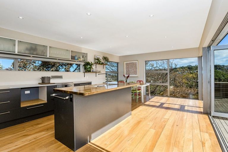 Photo of property in 151 Totara Road, Miramar, Wellington, 6022