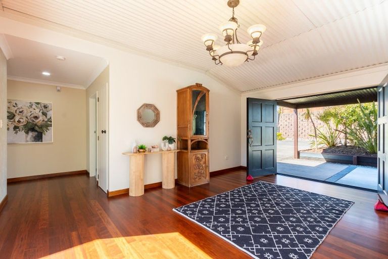 Photo of property in 22 Millennium Hill, Paraparaumu, 5032