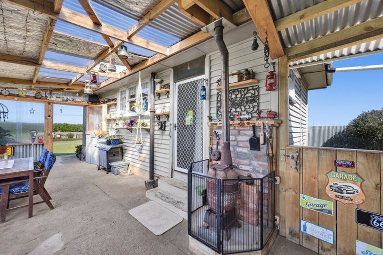 Photo of property in 325 Matangara Road, Hawera, 4672