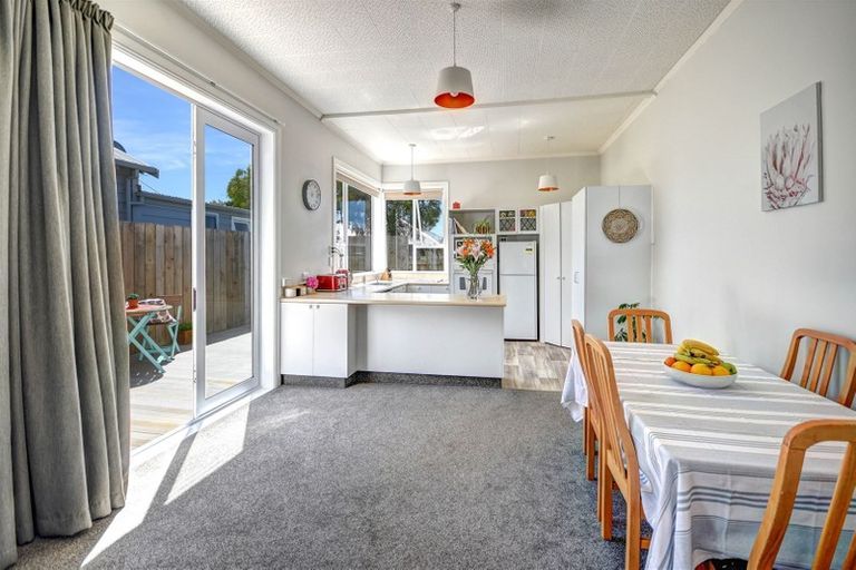 Photo of property in 15 West Avenue, Saint Clair, Dunedin, 9012