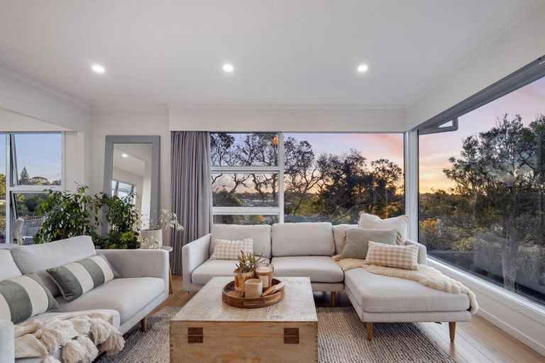 Photo of property in 122a Birkdale Road, Birkdale, Auckland, 0626