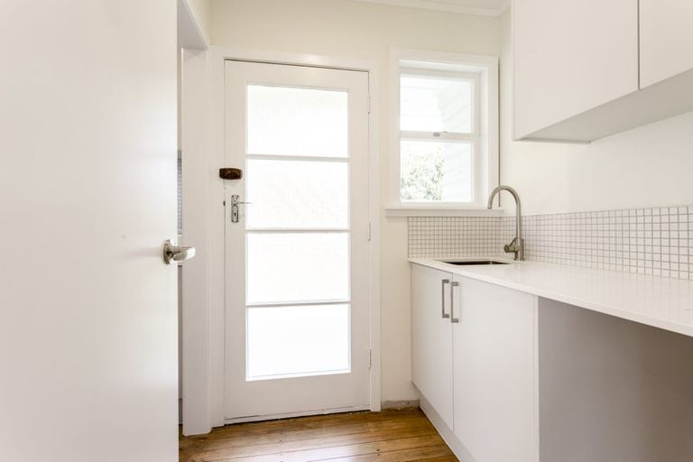 Photo of property in 54 St Leonards Road, Kelston, Auckland, 0602