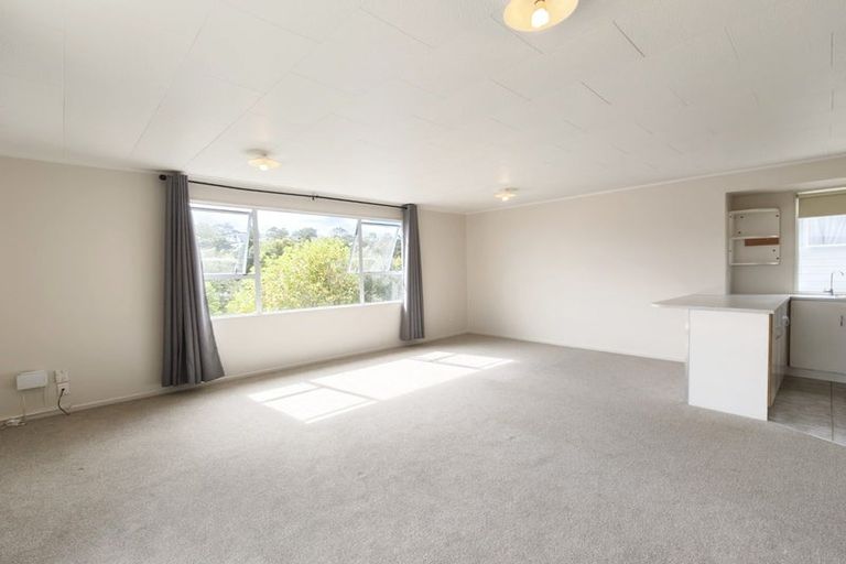 Photo of property in 1/127 Spinella Drive, Bayview, Auckland, 0629