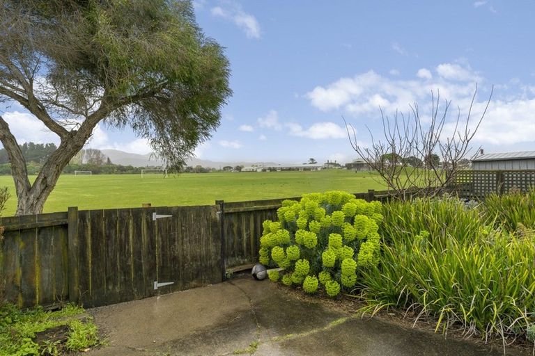 Photo of property in 8 Leigh Place, Paraparaumu Beach, Paraparaumu, 5032