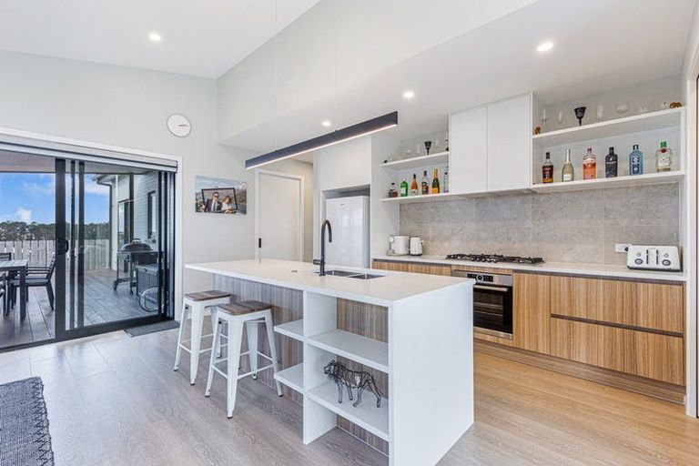 Photo of property in 74 Vinistra Road, Huapai, Kumeu, 0810