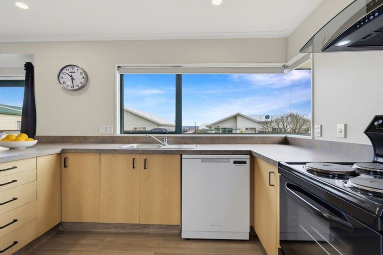Photo of property in 17 Mansfield Road, Owhata, Rotorua, 3010