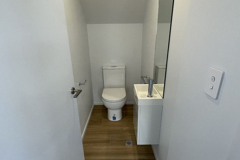 Photo of property in 2/111 Osborne Street, Waltham, Christchurch, 8011