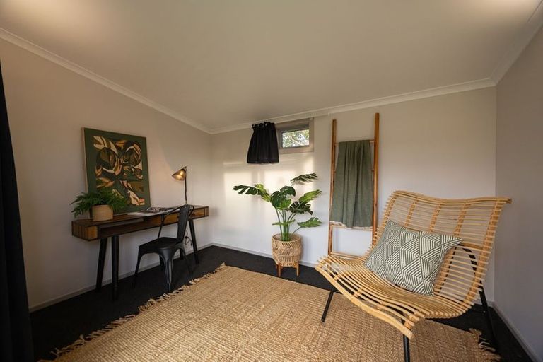 Photo of property in 25 Winston Avenue, Hokowhitu, Palmerston North, 4410