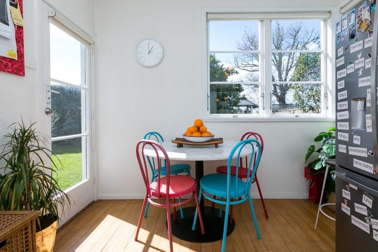 Photo of property in 261 Havelock Road, Akina, Hastings, 4122