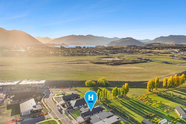 Photo of property in 34 Burbank Road, Wanaka, 9382