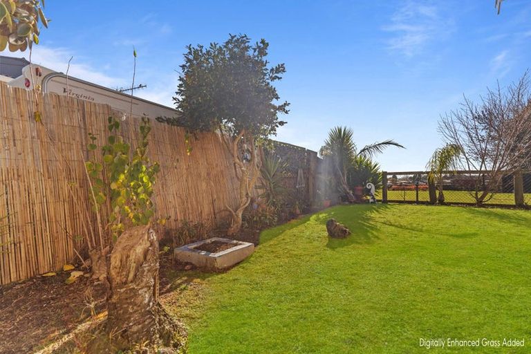 Photo of property in 19a Pohutukawa Drive, Owhata, Rotorua, 3010