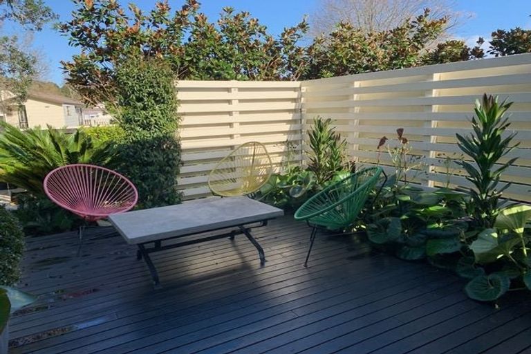 Photo of property in 2/2 Vari Place, Bayview, Auckland, 0629