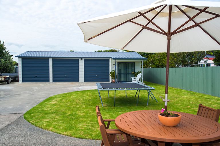 Photo of property in 28 Kara Street, Outer Kaiti, Gisborne, 4010