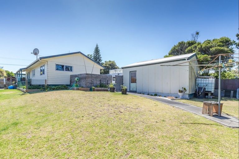 Photo of property in 97 Koputara Road, Himatangi Beach, Foxton, 4891