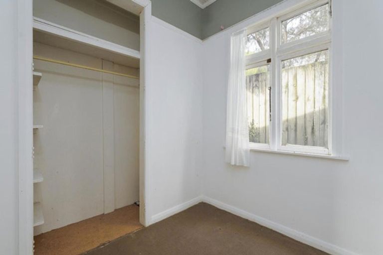 Photo of property in 190 Newlands Road, Newlands, Wellington, 6037