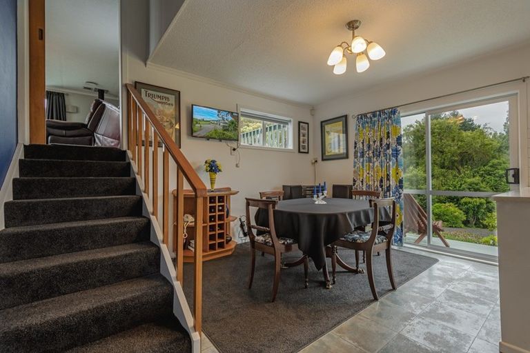 Photo of property in 2 Farmer Street, Sanson, 4817