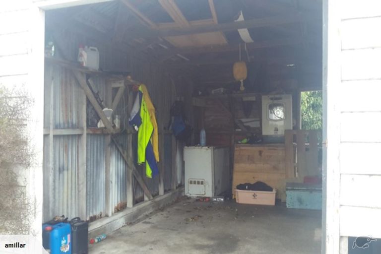 Photo of property in 174 Marine Parade, Bluff, 9814