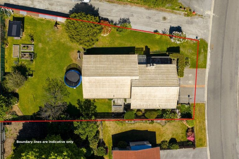 Photo of property in 3 Heuchan Lane, Wanaka, 9305