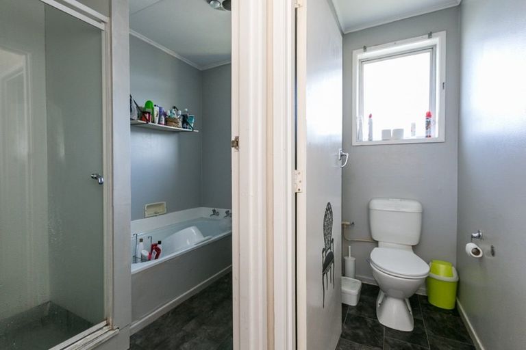 Photo of property in 62-62a Liverpool Crescent, Flaxmere, Hastings, 4120